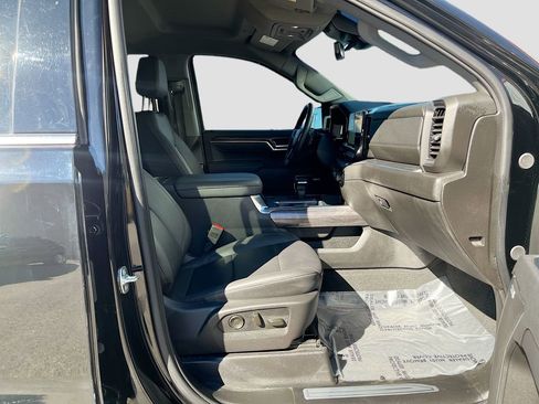 Used 2025 Chevrolet Silverado 1500 LTZ AWD/4WD image 30