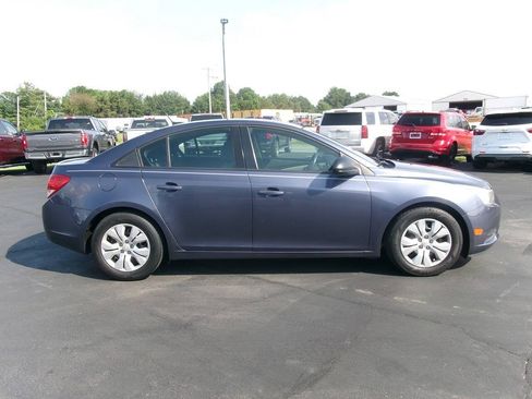 Used 2014 Chevrolet Cruze LS FWD image 4