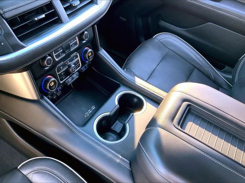 Used 2021 Chevrolet Tahoe Premier w/ Premium Package image 29