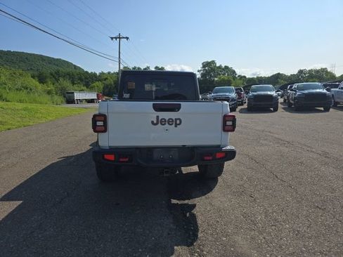 Used 2023 Jeep Gladiator Rubicon w/ Cold Weather Group AWD/4WD image 8