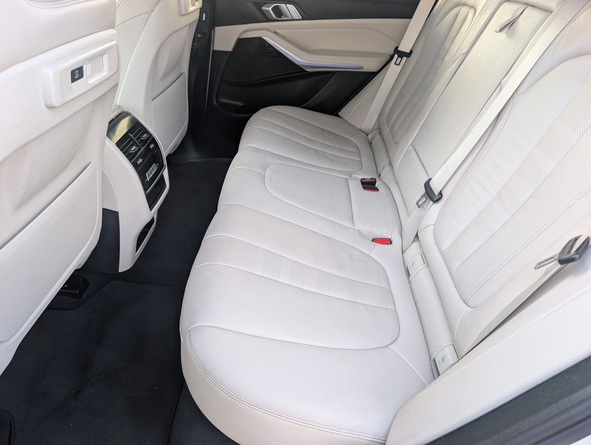 Used 2020 BMW X5 sDrive40i w/ Premium Package RWD image 16
