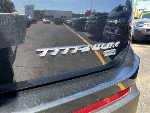 Used 2015 Ford Edge Titanium w/ Equipment Group 302A AWD/4WD image 7