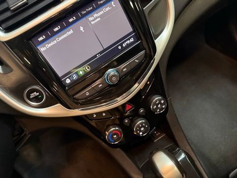 Used 2020 Chevrolet Sonic LT w/ Convenience Package image 31