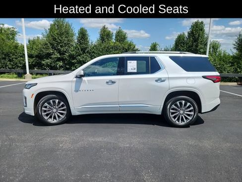 Used 2022 Chevrolet Traverse Premier w/ LPO, Floor Liner Package AWD/4WD image 4