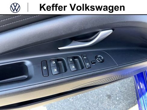 Used 2023 Hyundai Elantra Blue FWD image 15