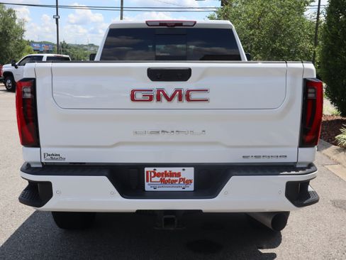 Used 2024 GMC Sierra 2500 Denali w/ Denali Reserve Package AWD/4WD image 8