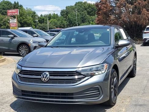 Certified 2023 Volkswagen Jetta SE FWD image 36