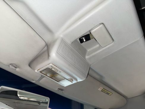 Used 2002 Volkswagen Eurovan MV image 40