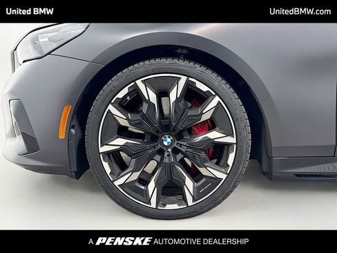 Used 2026 BMW 540i xDrive w/ Executive Package AWD/4WD image 2