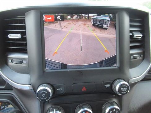 Used 2024 RAM 2500 Big Horn AWD/4WD image 25