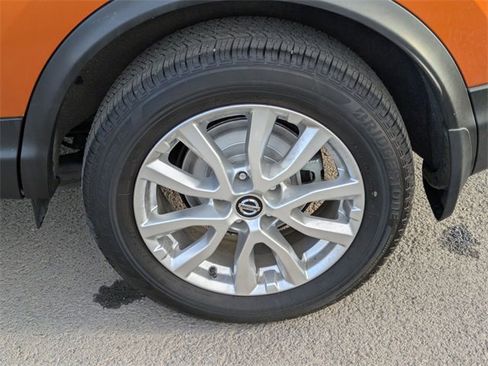 Used 2021 Nissan Rogue Sport S image 25