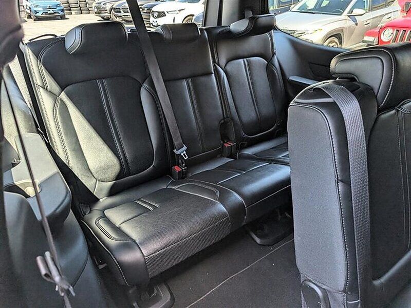 Used 2025 Jeep Wagoneer Series II w/ 8-Passenger Seating Package AWD/4WD image 31