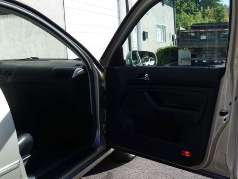 Used 2004 Volkswagen Jetta GLS image 32