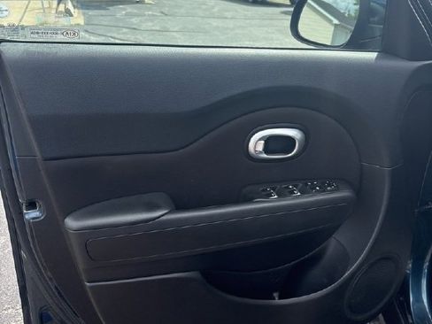 Used 2019 Kia Soul + image 21