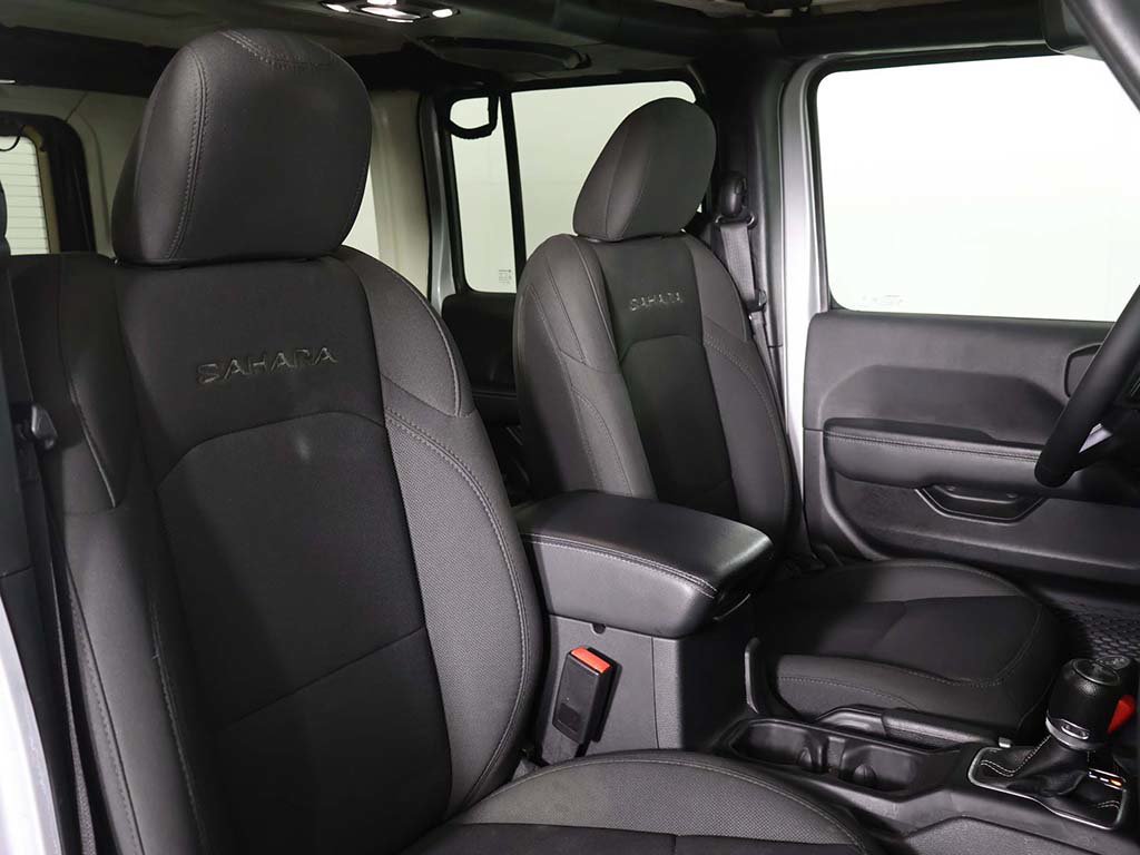 Used 2023 Jeep Wrangler Unlimited Sahara w/ Cold Weather Group AWD/4WD image 24