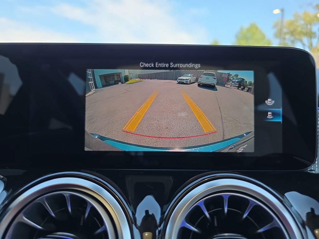 Certified 2022 Mercedes-Benz GLB 250 4MATIC image 25