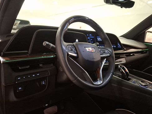 Certified 2023 Cadillac Escalade Premium Luxury image 15