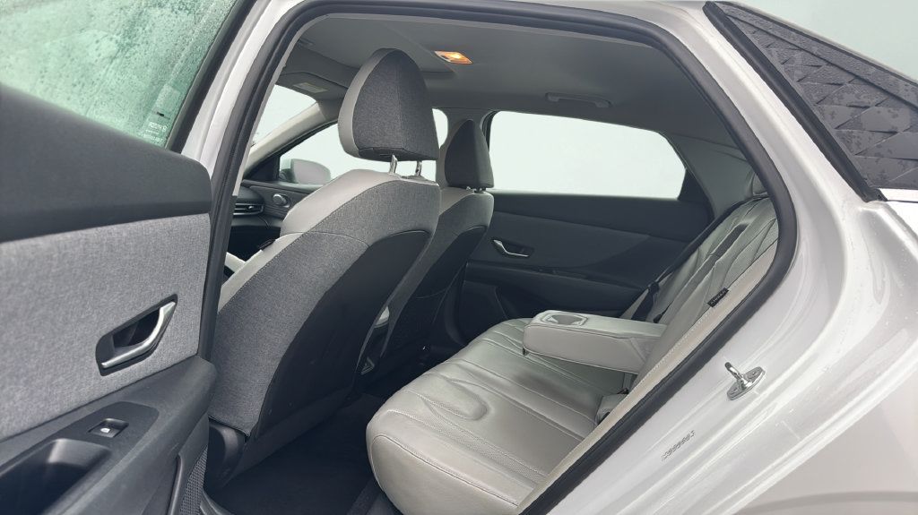 Used 2024 Hyundai Elantra Limited FWD image 15
