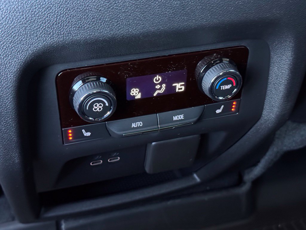 New 2027 Chevrolet Traverse RS w/ LPO, Floor Liner Package FWD image 26