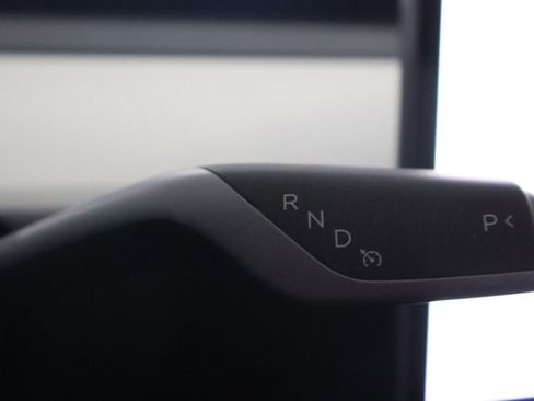 Used 2023 Tesla Model Y Long Range image 16