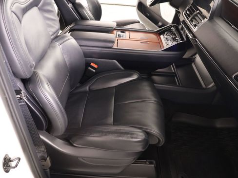 Certified 2023 Lincoln Navigator Reserve AWD/4WD image 15