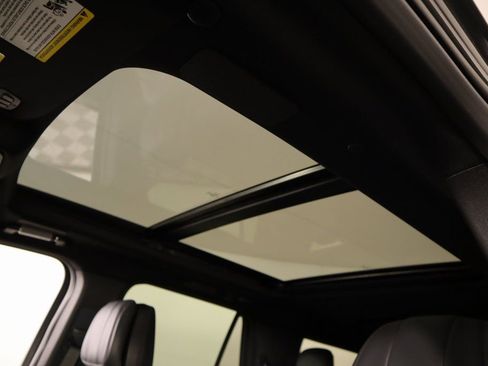 New 2025 Lincoln Navigator L Reserve w/ Jet Appearance Package image 16