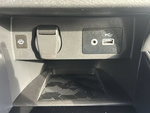 Used 2025 Nissan Versa SV w/ Trunk Package FWD image 26