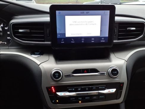 Certified 2022 Ford Explorer XLT w/ Equipment Group 202A image 16