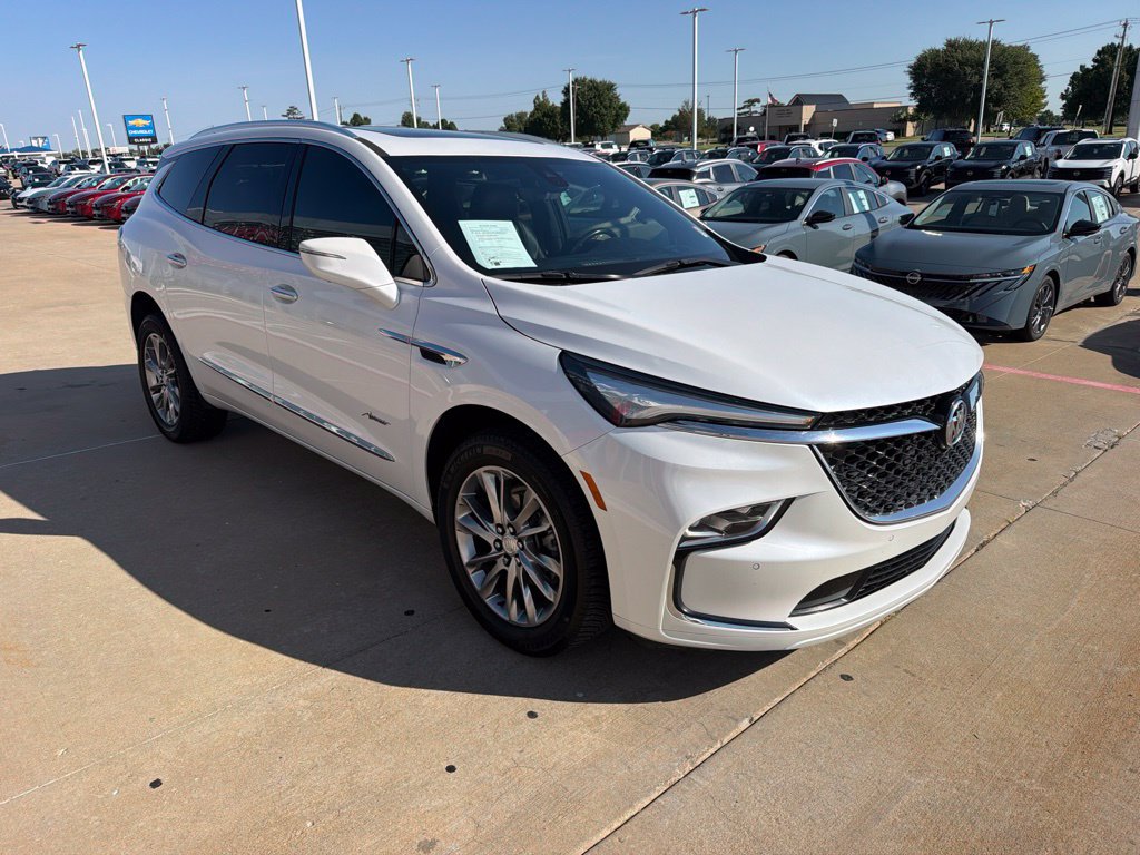 Used 2022 Buick Enclave Avenir w/ Avenir Technology Package FWD image 7