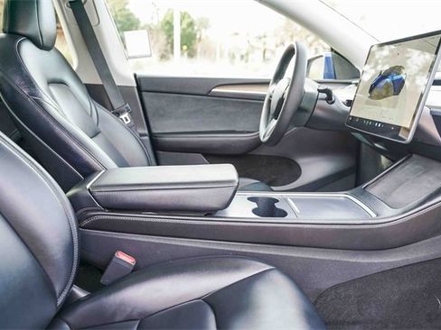 Used 2023 Tesla Model Y Long Range image 16