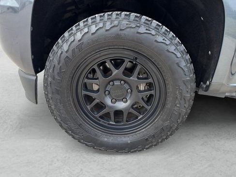 Used 2015 GMC Canyon SLE w/ All-Terrain Package image 23