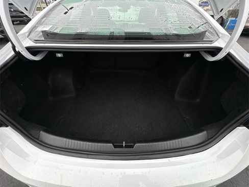 Used 2024 Chevrolet Malibu LT image 23