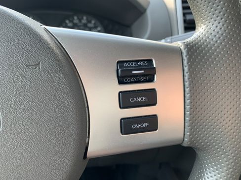 Used 2021 Nissan Frontier SV w/ Midnight Edition Floor Mats AWD/4WD image 17