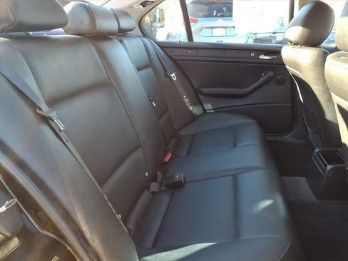 Used 2005 BMW 325i Sedan image 12