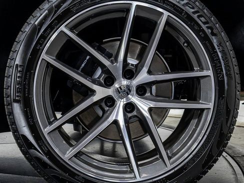 Certified 2025 Porsche Macan image 24