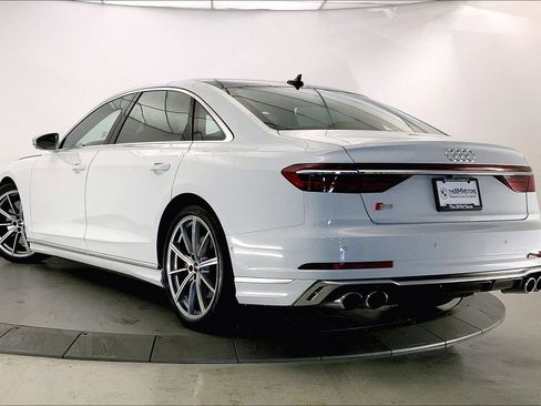 Used 2024 Audi S8 AWD/4WD image 10