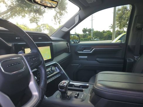 Certified 2024 GMC Sierra 1500 Denali AWD/4WD image 23