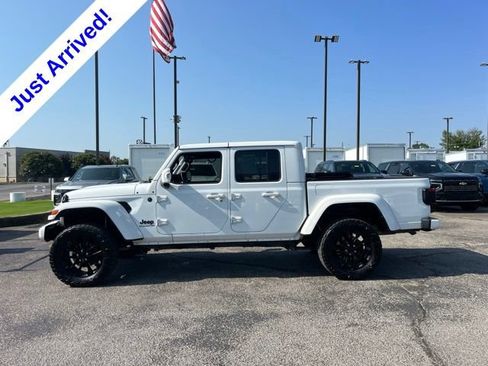 Used 2022 Jeep Gladiator Overland AWD/4WD image 6