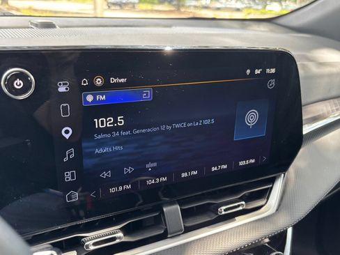 Used 2025 Chevrolet Equinox LT FWD image 21