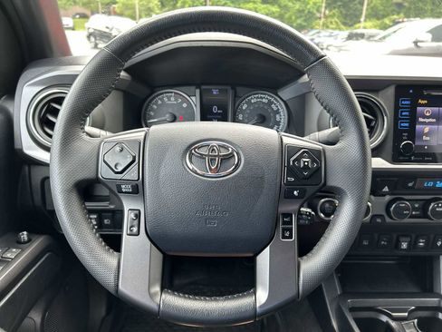 Used 2019 Toyota Tacoma TRD Off-Road AWD/4WD image 14