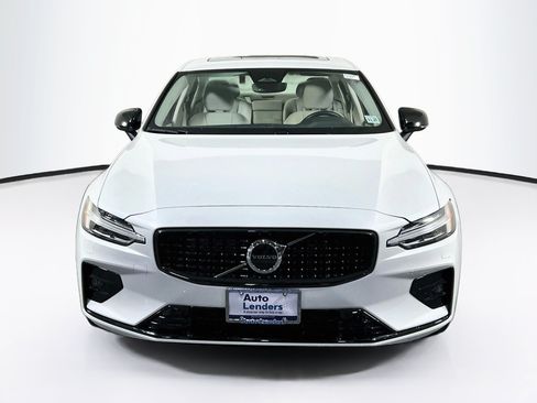 Used 2023 Volvo S60 B5 Core FWD image 2