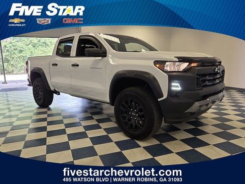Used 2024 Chevrolet Colorado Trail Boss w/ Advanced Trailering Package AWD/4WD image 1