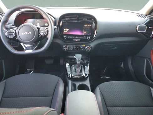 Certified 2025 Kia Soul GT-Line image 10