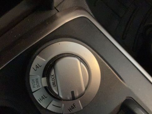 Used 2018 Toyota 4Runner Limited AWD/4WD image 16