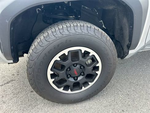 Used 2024 Toyota Tacoma TRD Off-Road AWD/4WD image 9