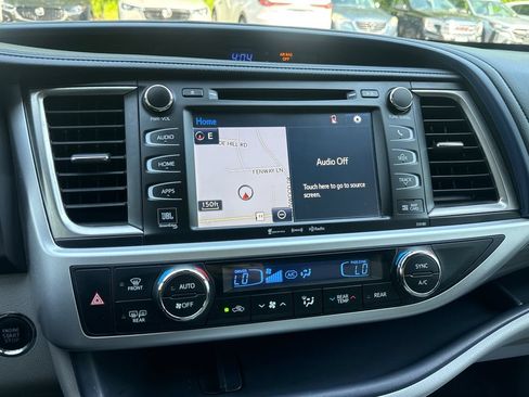 Used 2018 Toyota Highlander Limited AWD/4WD image 6