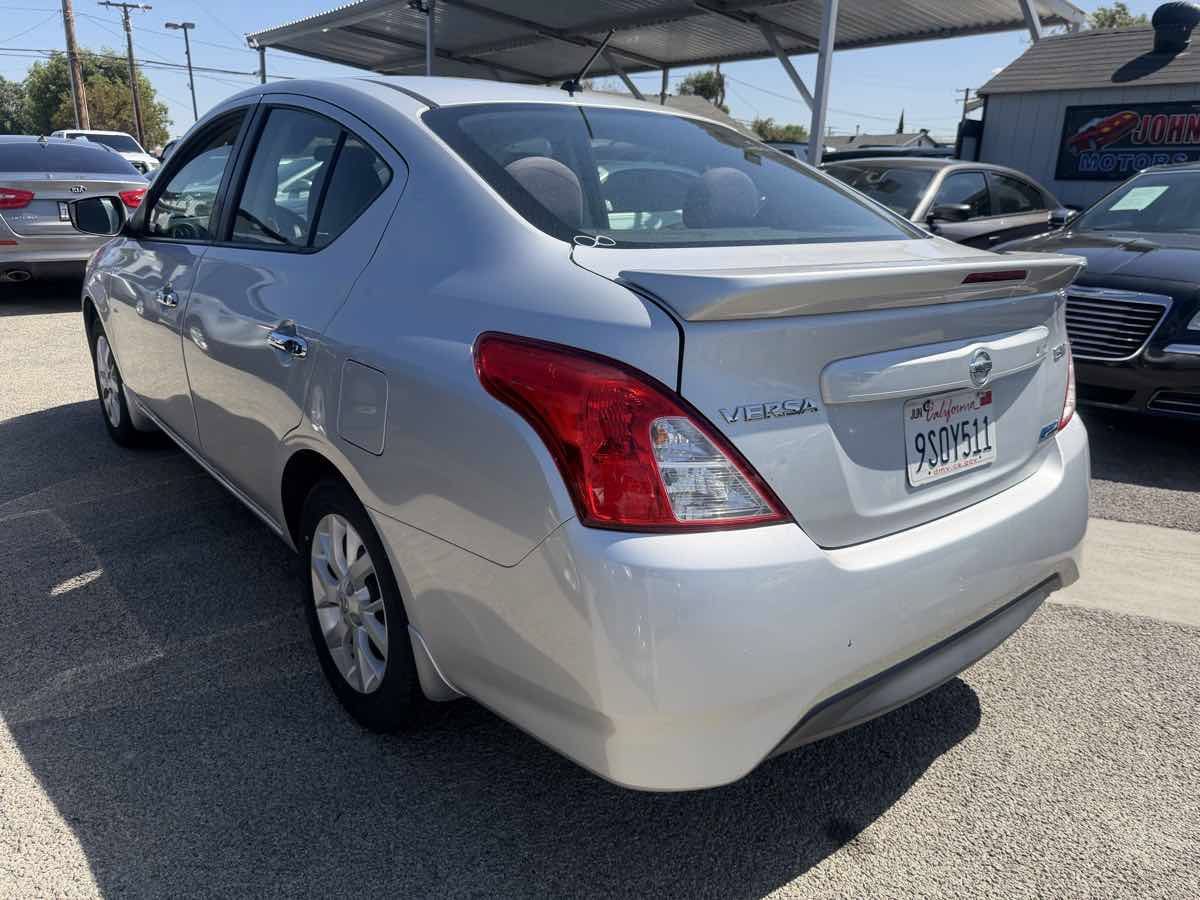 Used 2015 Nissan Versa SV w/ SV Appearance Package FWD image 2