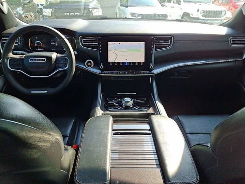 Certified 2023 Jeep Wagoneer 4WD image 10