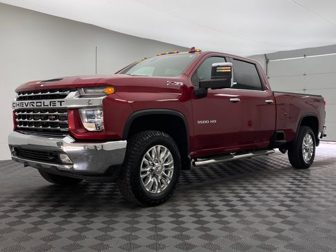 Used 2022 Chevrolet Silverado 3500 LTZ w/ LTZ Convenience Package AWD/4WD image 2