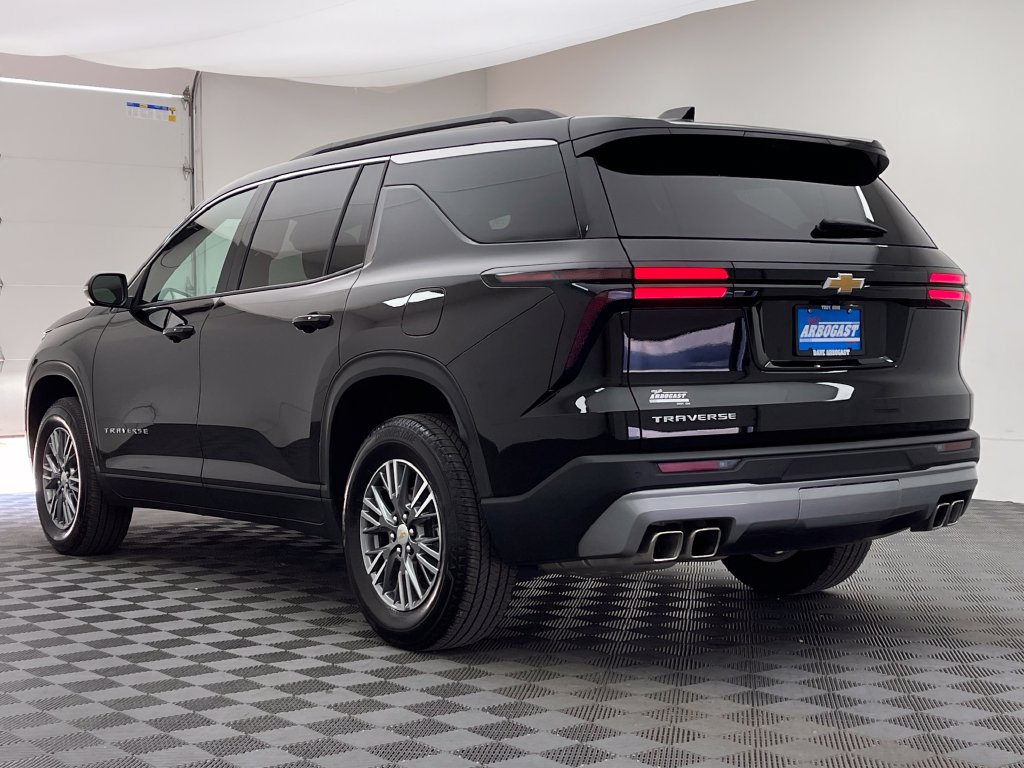Used 2026 Chevrolet Traverse LT w/ Driver Confidence Package FWD image 10